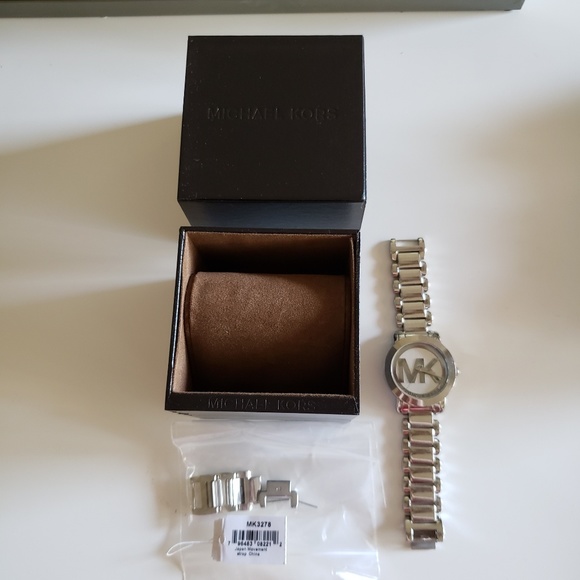 Silver Michael Kors watch - Picture 4 of 5